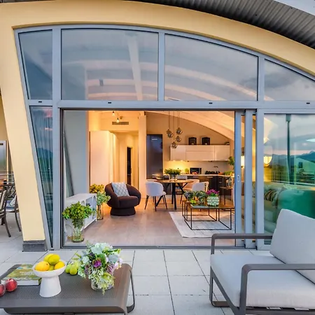 Luce Terrace Panoramic Loft With Elevator, Park In * Lukka