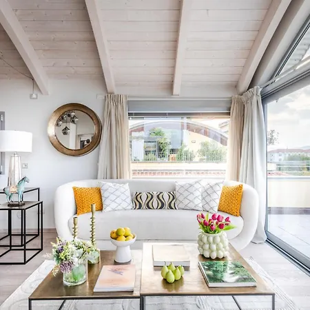 Luce Terrace Panoramic Loft With Elevator, Park In * Lukka