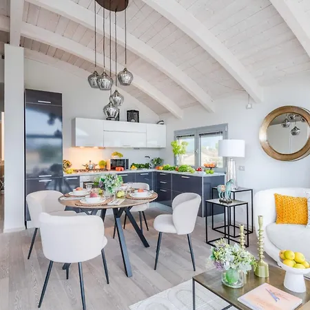 Luce Terrace Panoramic Loft With Elevator, Park In Daire Lucca