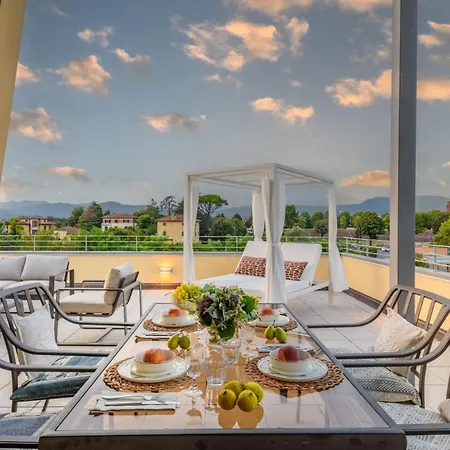 Luce Terrace Panoramic Loft With Elevator, Park In Apartmán *