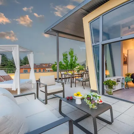 Luce Terrace Panoramic Loft With Elevator, Park In