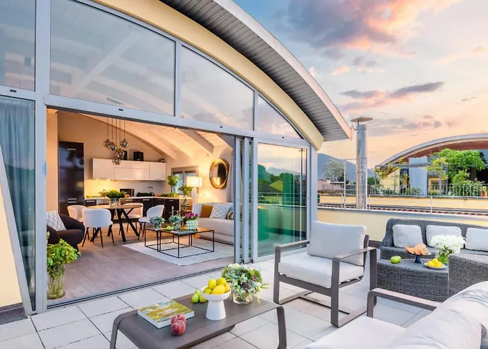Luce Terrace Panoramic Loft With Elevator, Park In * ルッカ