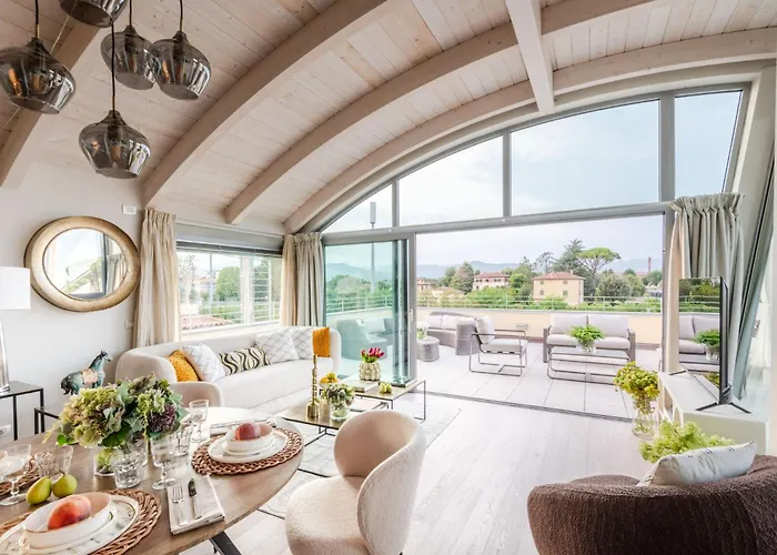 Luce Terrace Panoramic Loft With Elevator, Park In * ルッカ
