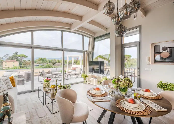 アパート Luce Terrace Panoramic Loft With Elevator, Park In ルッカ