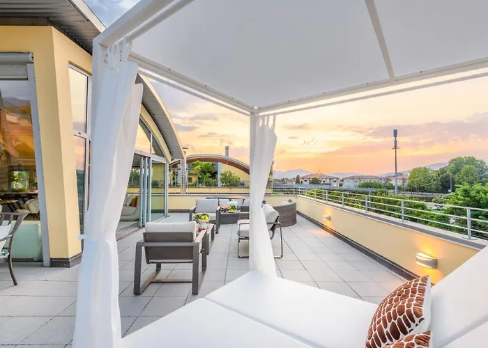 アパート Luce Terrace Panoramic Loft With Elevator, Park In *