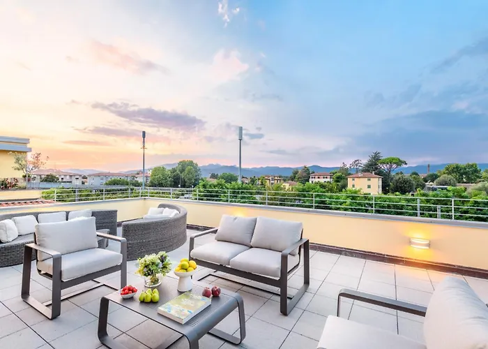 Luce Terrace Panoramic Loft With Elevator, Park In アパート ルッカ