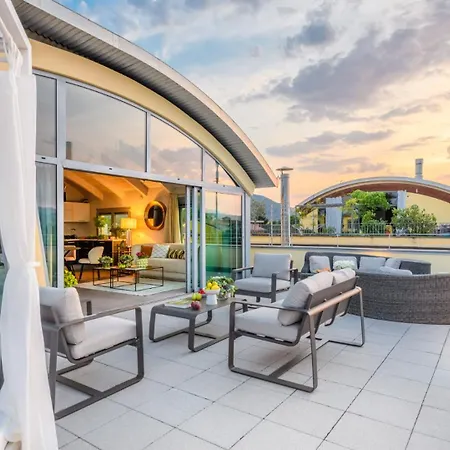 Luce Terrace Panoramic Loft With Elevator, Park In Lukka