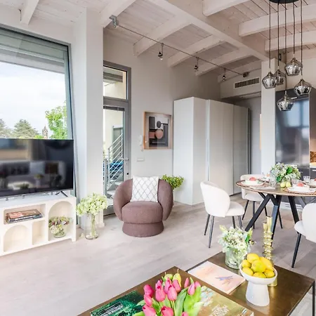 Luce Terrace Panoramic Loft With Elevator, Park In Lukka
