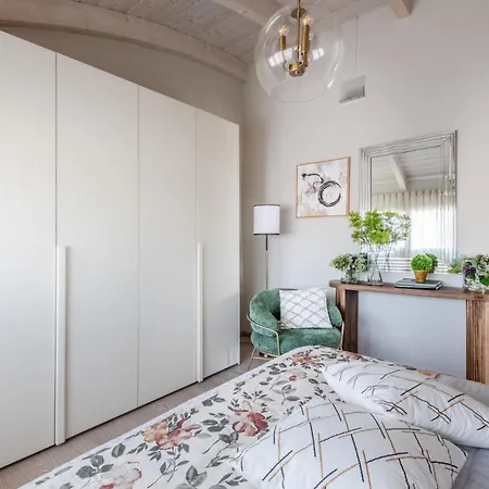 Luce Terrace Panoramic Loft With Elevator, Park In Apartament Lukka