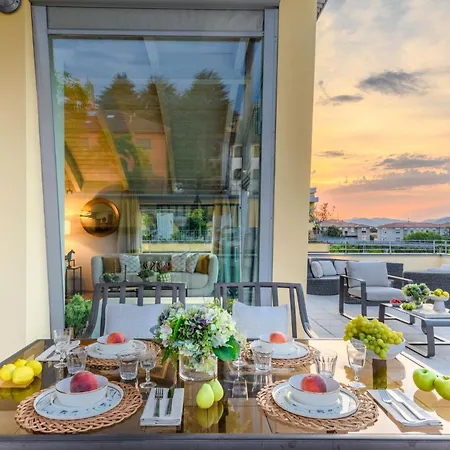 Luce Terrace Panoramic Loft With Elevator, Park In Apartament Lukka